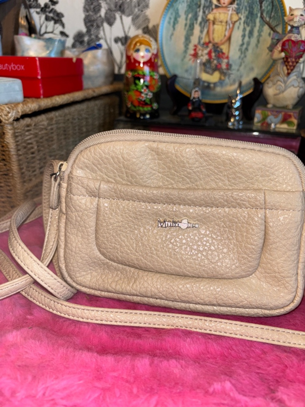 EUC MultiSac brand crossbody bag features multiple zippered compartm